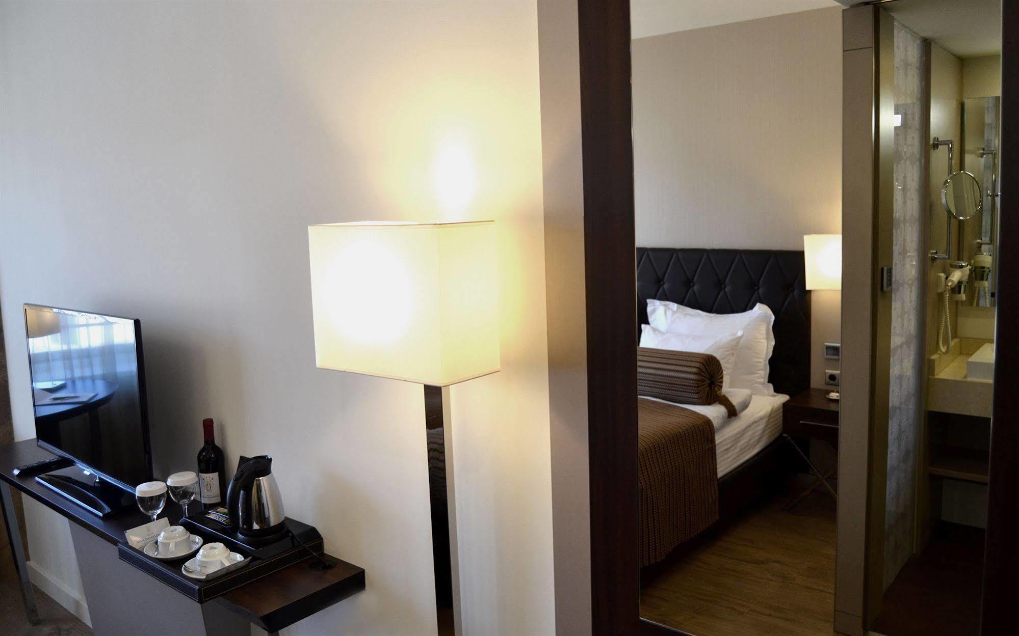 Hotel Vier Jahreszeiten Berlin City Dış mekan fotoğraf